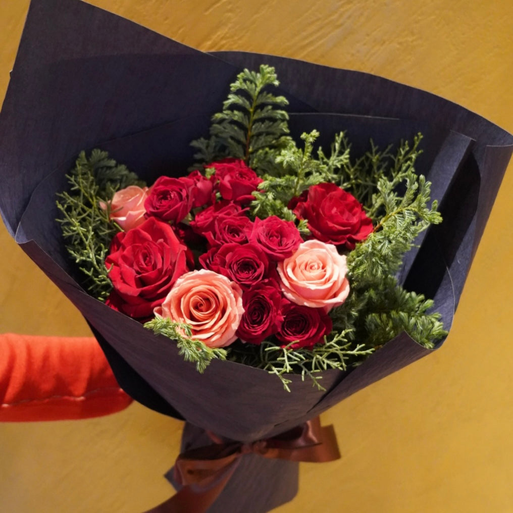 【お届け日限定】シーズナルローズブーケ〜CHRISTMAS〜