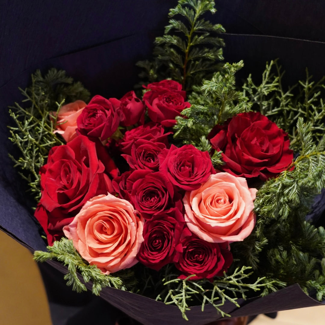 【お届け日限定】シーズナルローズブーケ〜CHRISTMAS〜